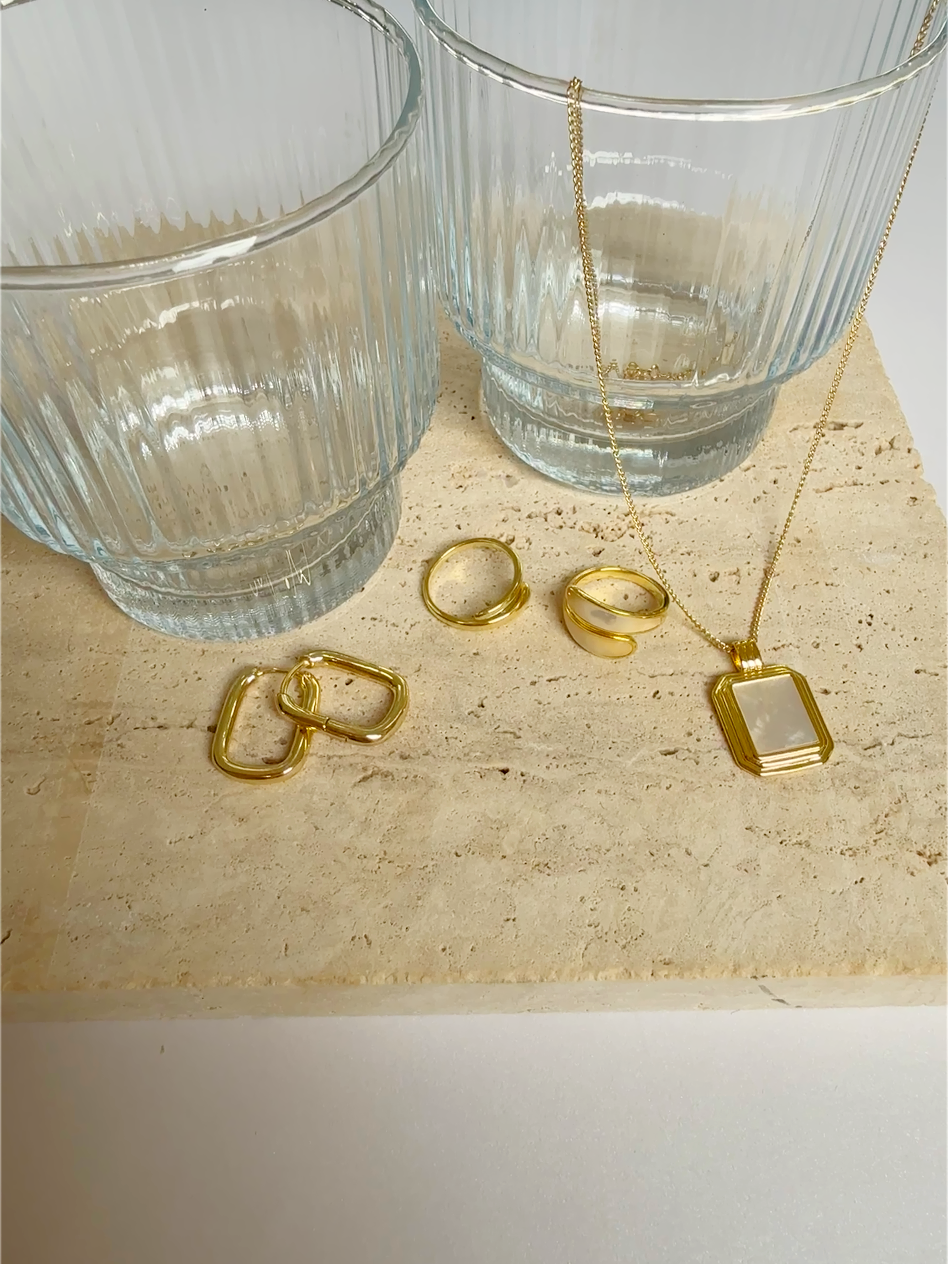 עגיל מלבני זהב